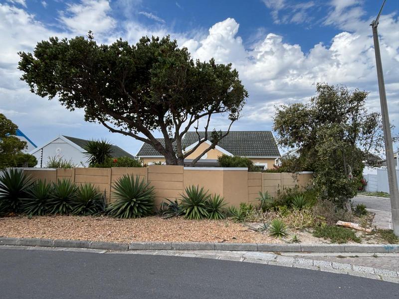 To Let 3 Bedroom Property for Rent in Lakeside Western Cape